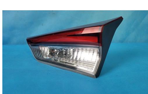 TOYOTA AURIS II Svetlo W kufor pravy zad 8158102880