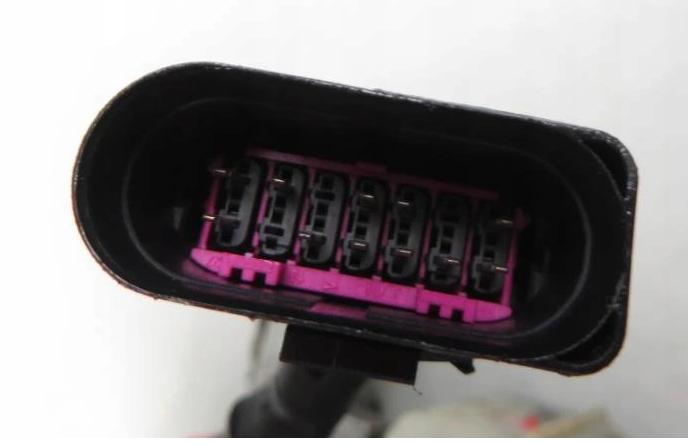 Posilovač VW BORA 1.9 TDI 1J1614205  2 PIN senzora W  I ČERPADLA: ,  11 pin