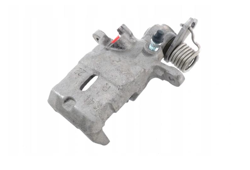 brzdič brzdových zadné pravý Nissan Almera N15 95-98