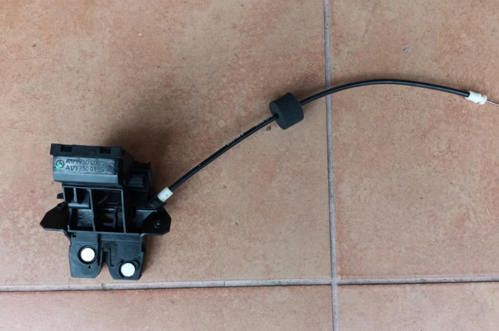 zámok dverí MERCEDES W203 W209 W211 A1717500085