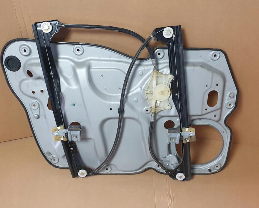 Mechanizmus okna pravy predný  VW TOURAN 1T1837730AH