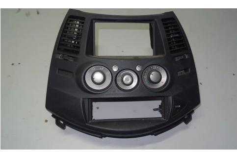 MITSUBISHI GRANDIS Panel ovládania 7820A071