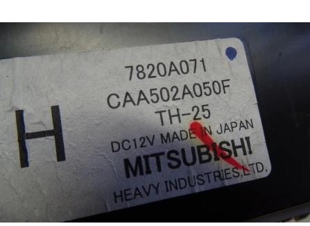 MITSUBISHI GRANDIS: Panel ovládaní 7820A071