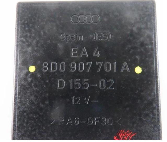 relé stieračov AUDI A4 B5 Avant 8D0907701A