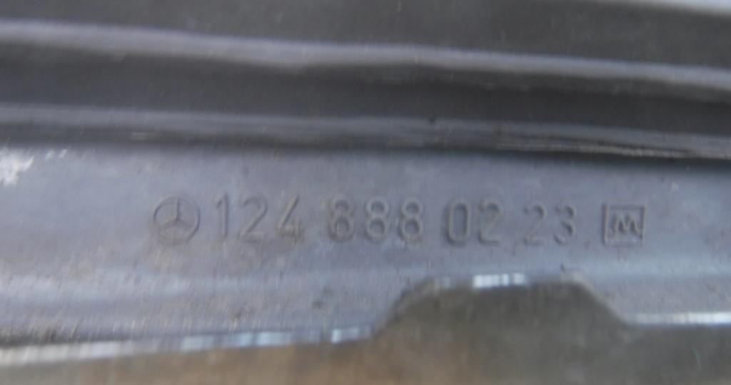 maska MERCEDES W124 maska kapaty