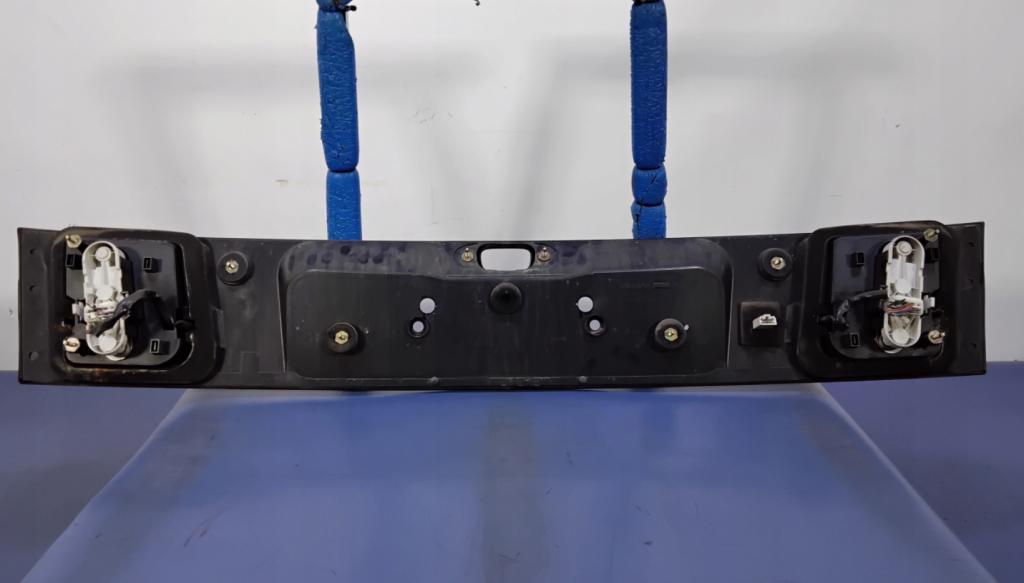 VOLVO V40 I LIFT Zadné čelo Lišta dverí zad 30632612
