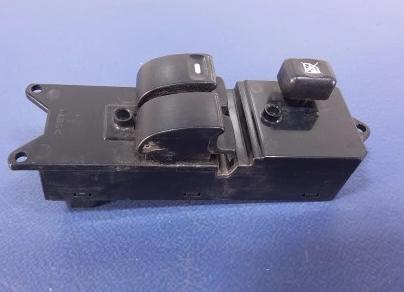 COLT VI Z30 Panel okien ľavy predný MR587959