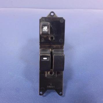 COLT VI Z30 Panel okien ľavy predný MR587959