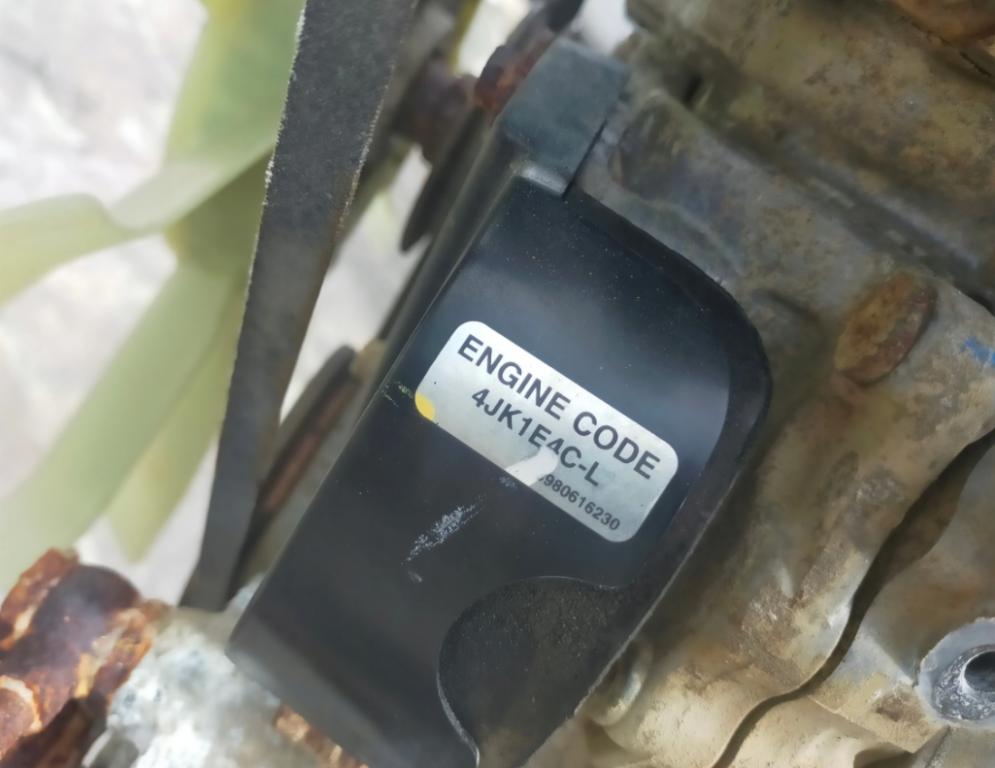 motor:  2.5d isuzu - max:  kompletny
