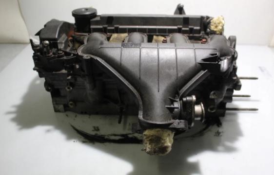 Hlava valcov Motor VOLVO S40 II 2.0D