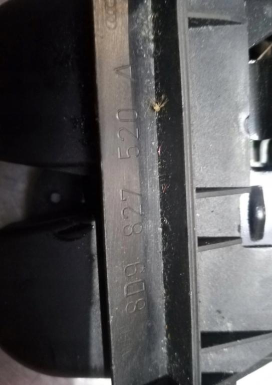 AUDI A4 B5 Combi zámok dverí kufra 8D9827520A