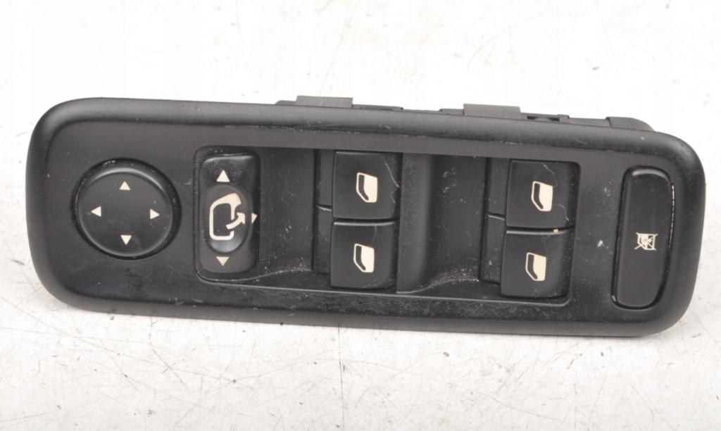 C8 Panel ovládania okien spätných zrkadiel 