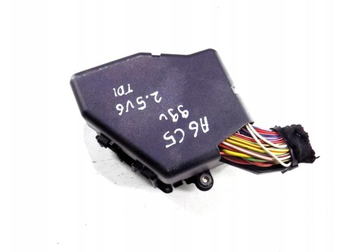 Audi A6 C5 99r 2.5 TDI skříňka: poistky: