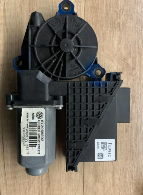 FABIA POLO T5 motorek okna levý 6Y2959802