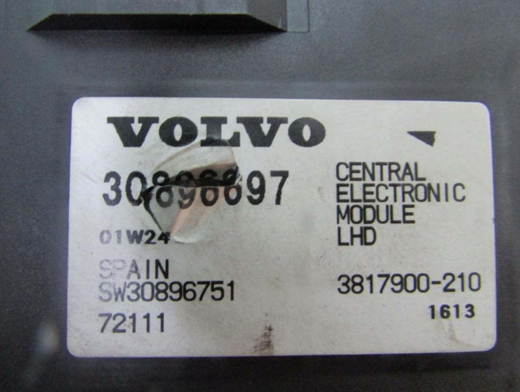 Volvo V40 LIFT I 01R OE 30896697 modul komfortu osvetlenie: