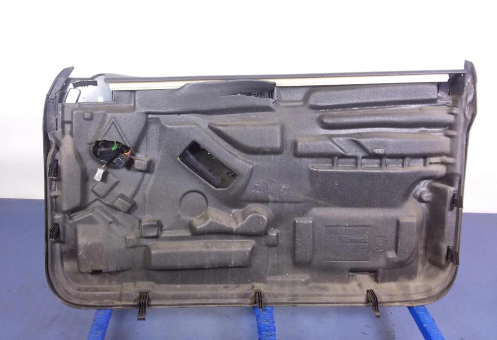 AUDI A3 8L LIFT 3D tapacír dveře přední část levé