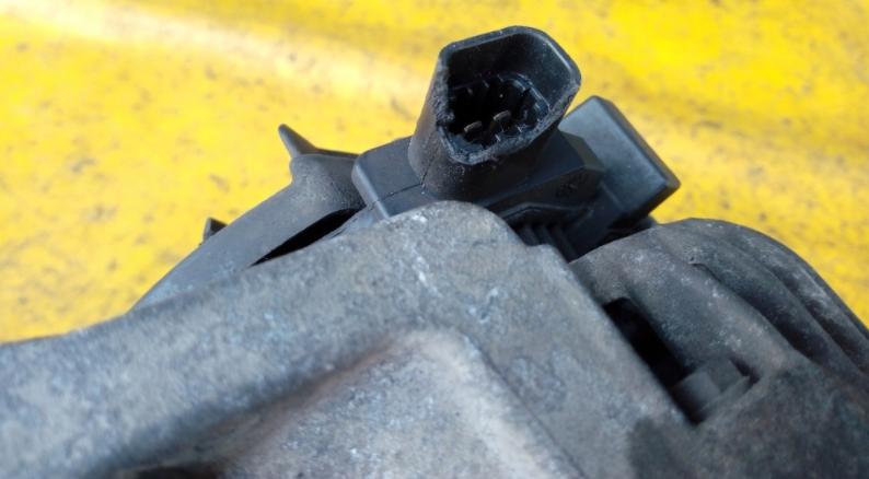 Opel OE 0124515032 alternator
