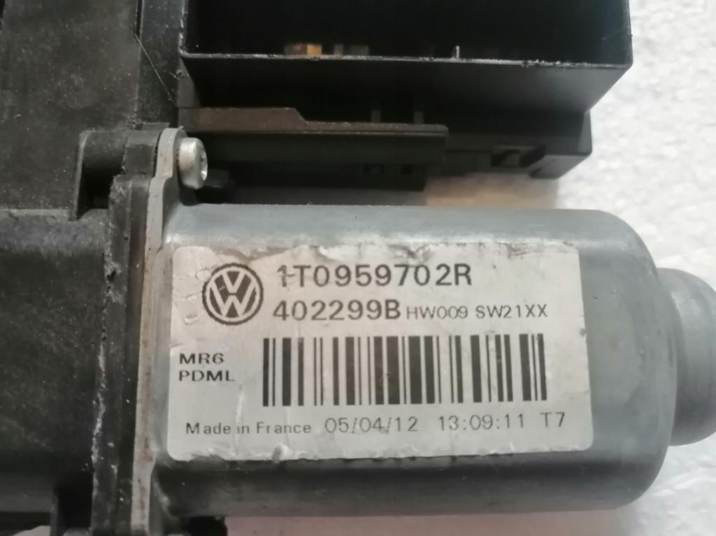 motorek okna pravý přední část SKODA OCTAVIA II - OE 1T0959702R