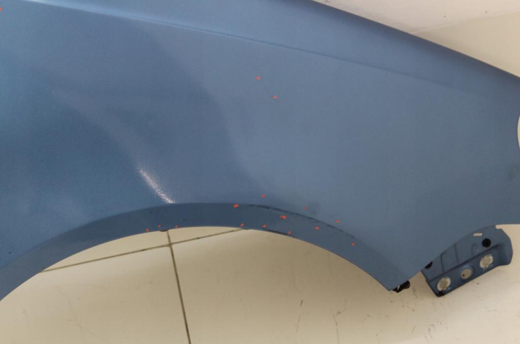 Blatník pravy predný VW POLO 9N LIFT  LA5R