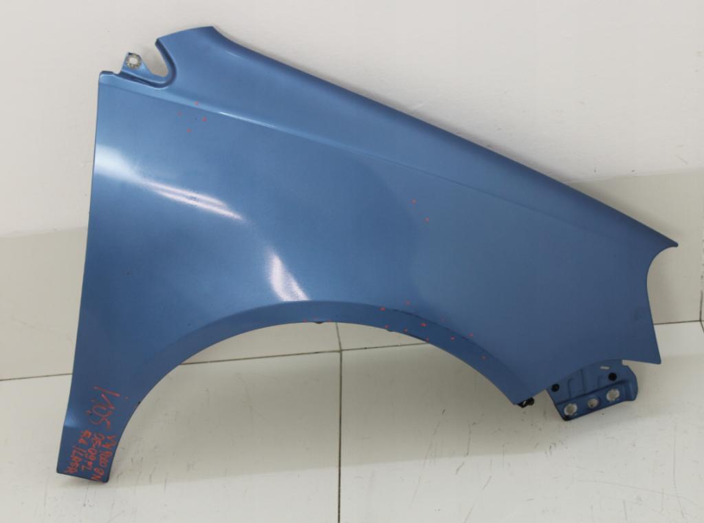 Blatník pravy predný VW POLO 9N LIFT  LA5R
