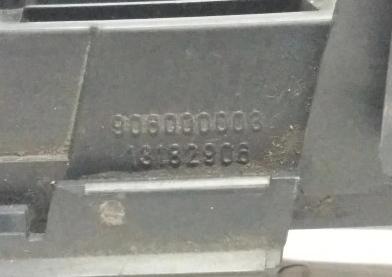 Mriežky stredna nárazníka OPEL VECTRA C LIFT 906000003