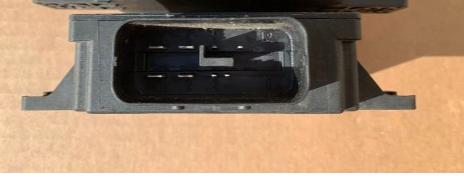 Mazda  stabilizátor napätia PE0318572