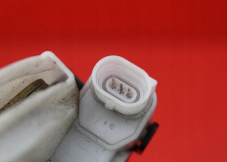 zámok dverí ľavy predný EU VW POLO III 6N