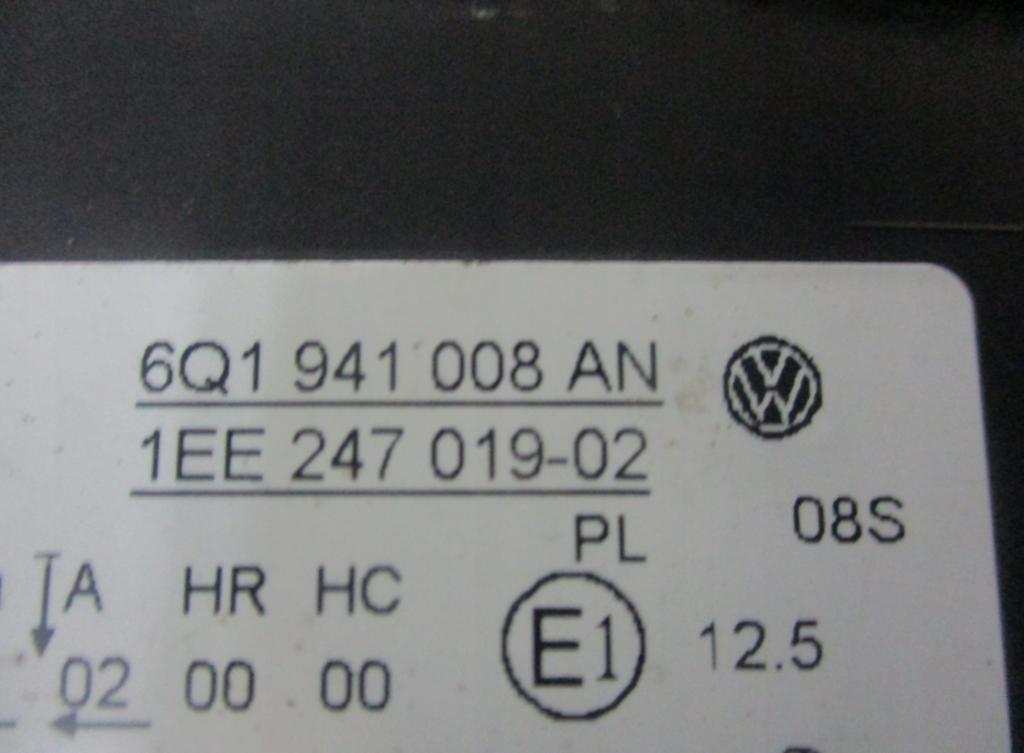 Svetlo pravá predná VW POLO IV 9N LIFT Európa