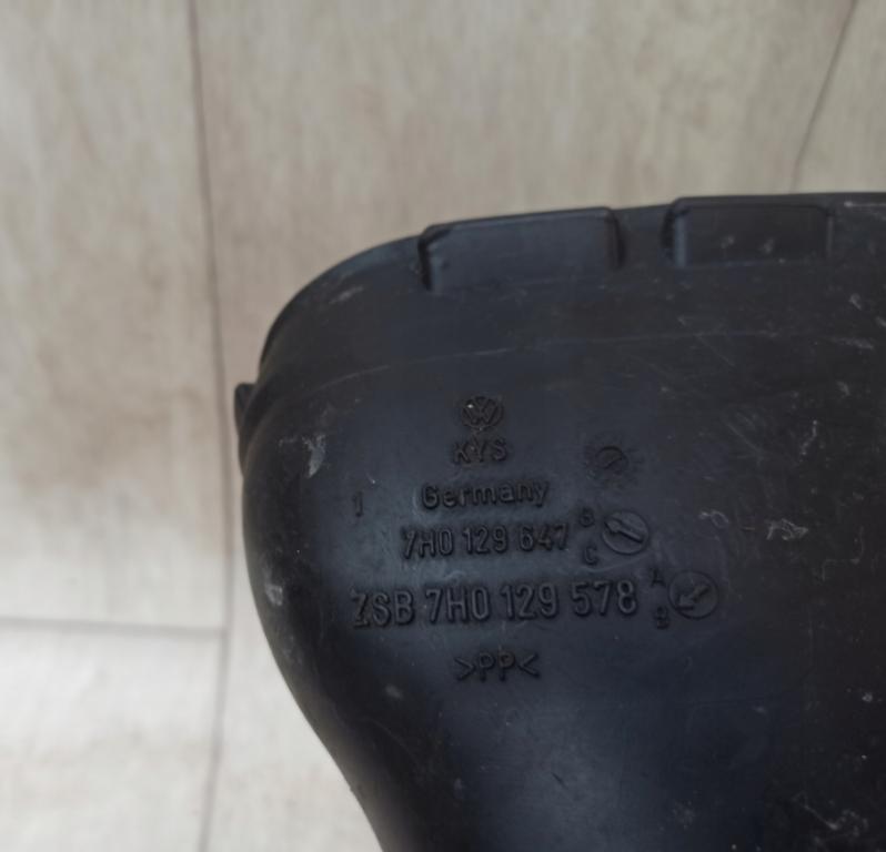 Volkswagen OE hadica chladenia vzduchu 7H0129647B