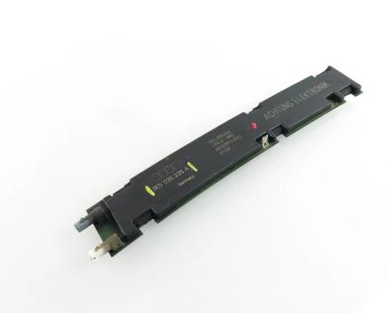 AUDI A4 B6 8E5035225A  ANTENA Zosilňovač