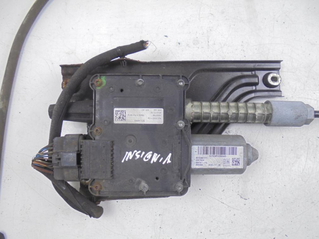 Mechanizmus brzdy ručnej brzdy  INSIGNIA A