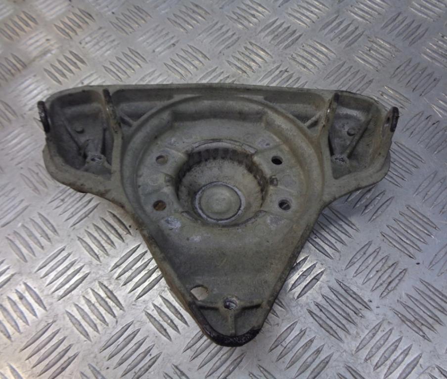 Horní uchycení tlumiče Audi A6 C5 8D0412383E