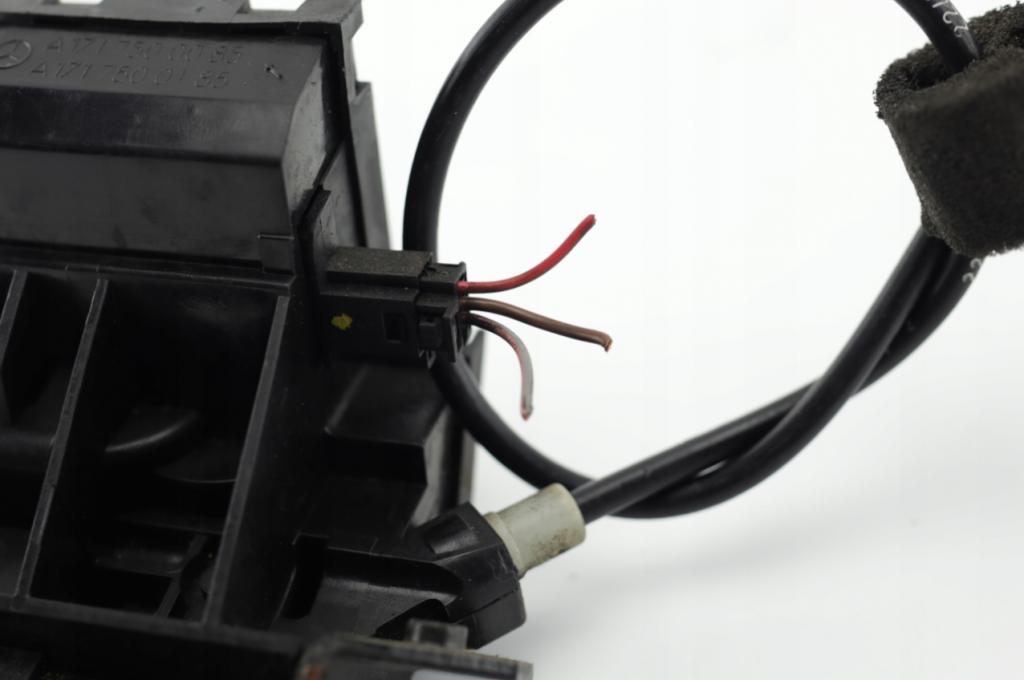 zámok dveří kufra MERCEDES E W211 A1717500085