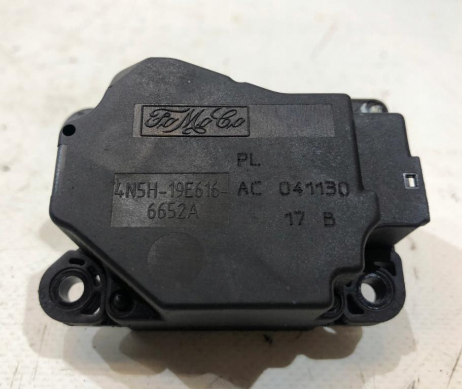 VOLVO V50 S40 FORD Motorček kúrenia 4N5H-19E616-6652A