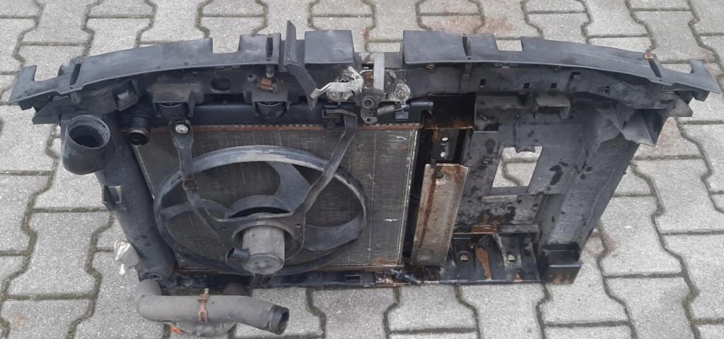 Držiak predný CITROEN C3 I 1.1 1.4 1.6 benzín