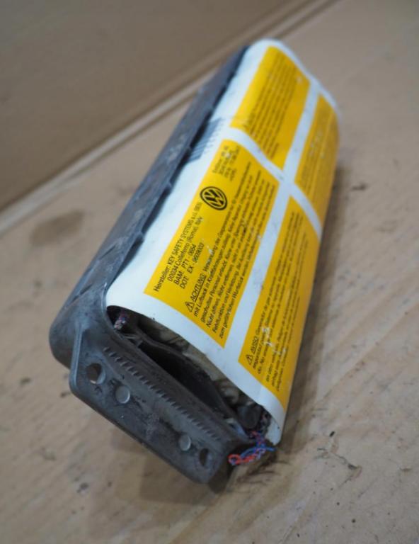 VW TOURAN Airbag spolujazdca 1T0880204D