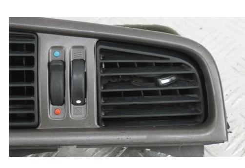 NISSAN PRIMERA P11 FL Mriežky stredna kúrenia EU