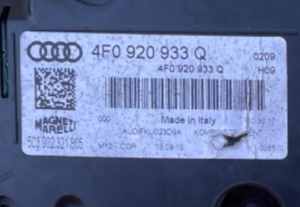 prístrojovka/ budíky hodiny:  Audi A6 C6 LIFT 4F0920983C