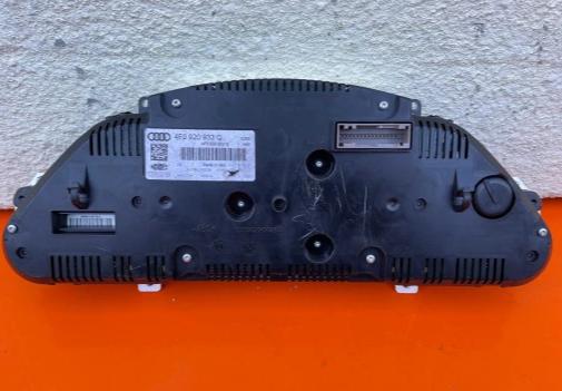 prístrojovka/ budíky hodiny:  Audi A6 C6 LIFT 4F0920983C