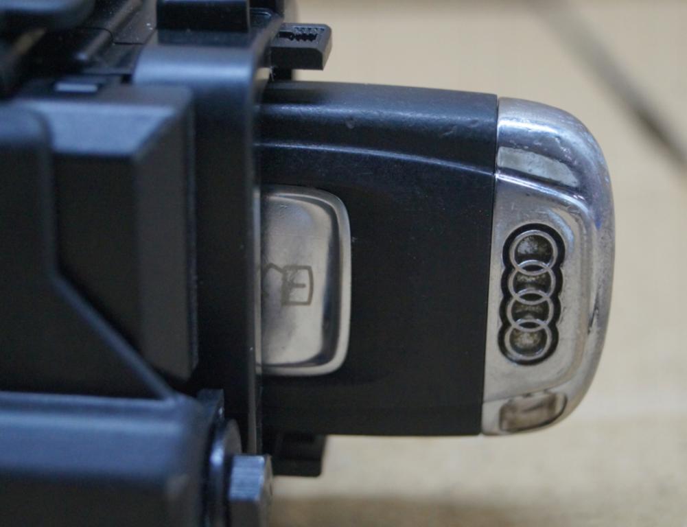 Spínačka - klíč Audi A4 B8 A5 8K0909131C