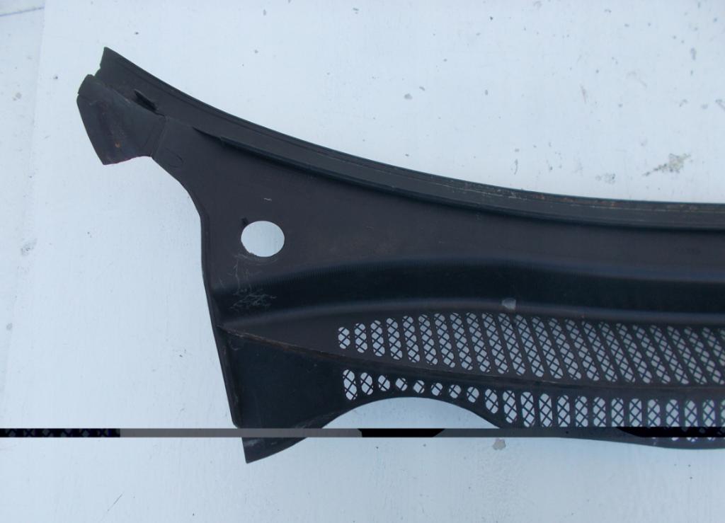 torpédo-plast pod čelní okno Audi A3 8L 96-99r 8L1819415B