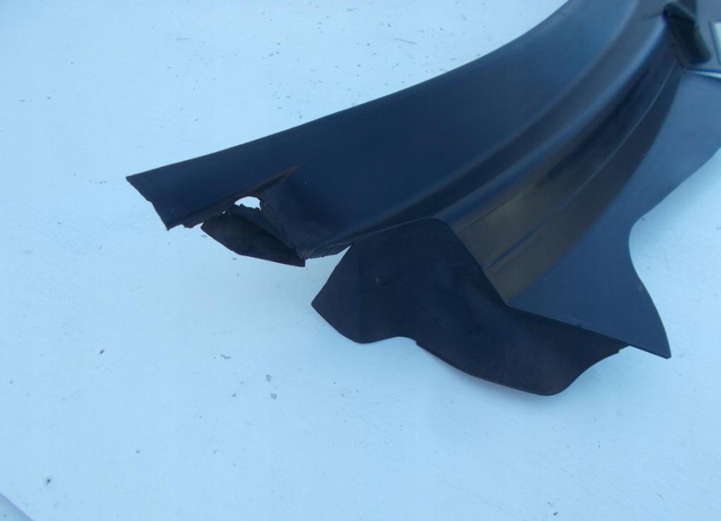 torpédo-plast pod čelní okno Audi A3 8L 96-99r 8L1819415B