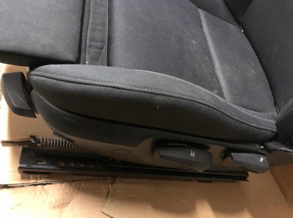 sedadlo predné-ľavé BMW E87