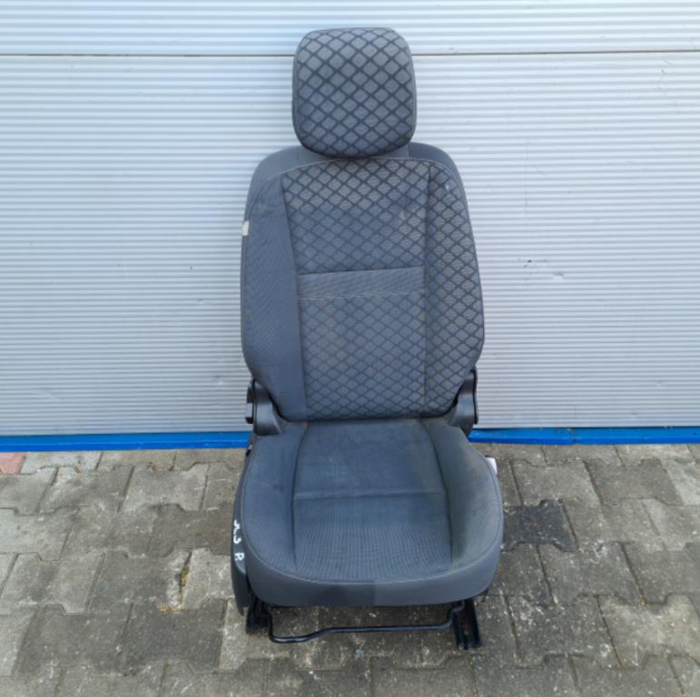 RENAULT SCENIC III Sedadlo pravé predné 7701060686