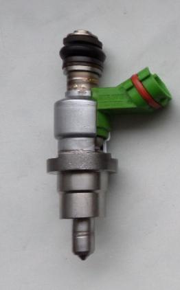 Vstrek: vstrekovač Toyota Avensis T25 2.4 VVTI RAV 23250-28070
