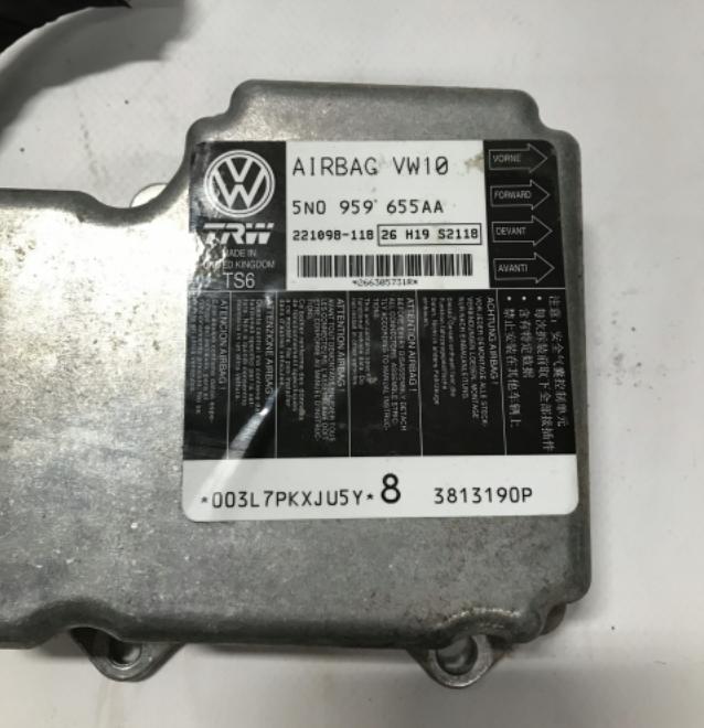 modul senzor airbag VW PASSAT B7 10- 2.0 TDI