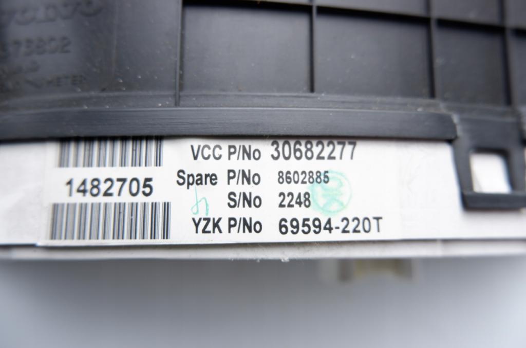 prístrojovka, dislpej VOLVO XC70 S60 V70 30682277 EU