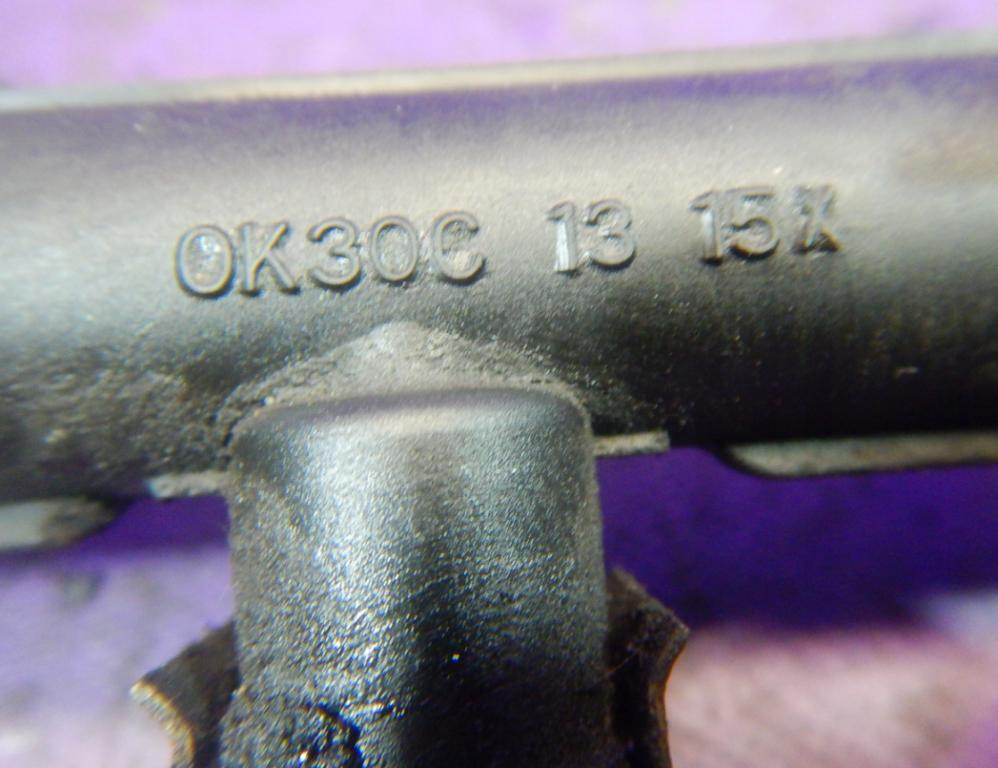 KIA RIO I DC 1,3 A3E Lišta vstrekovacia