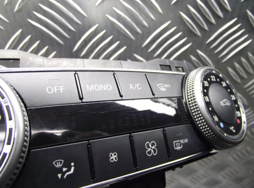 Panel kúrenia MERCEDES W204 09R