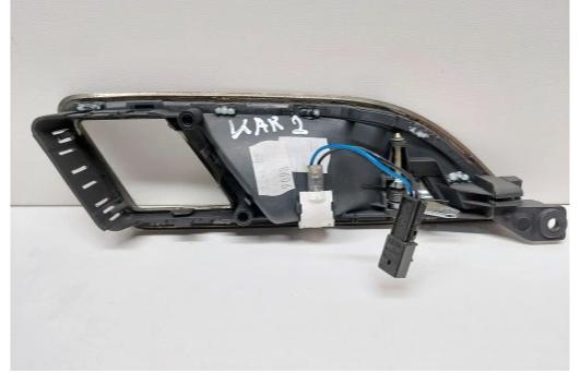 SKODA SUPERB I Kľučka Dvere ľavá strana  predná 3U0837247
